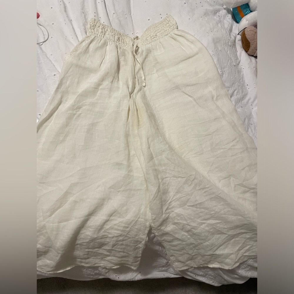 Wide Legged Aritzia Linen pant